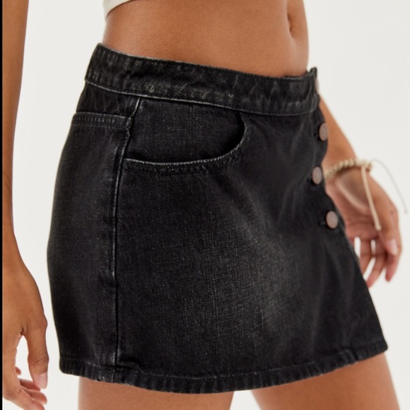 BDG Women's Black Skye Denim Skort - Picture 2 of 4